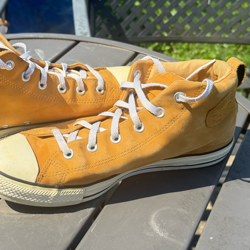 Converse Chuck Taylor  148585 Mustard Suede High Tops Men 10.5